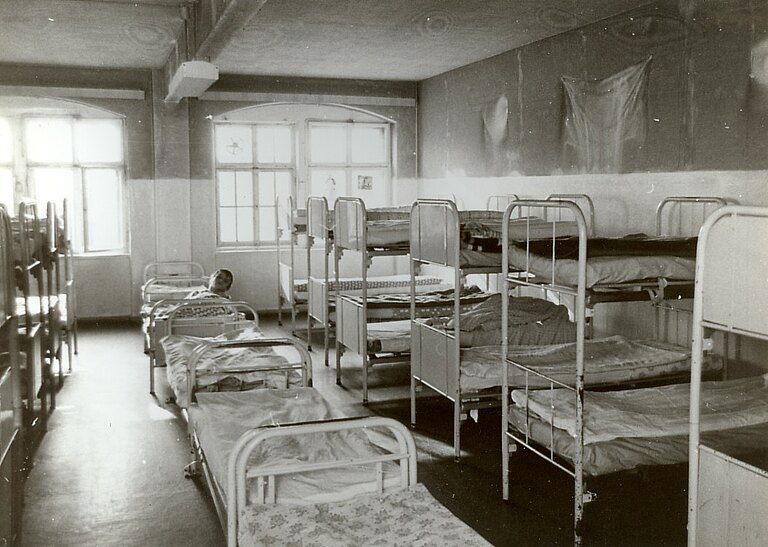 Schlafsaal im Katharinenehof in den 80-er Jahren schlafsaal.jpg