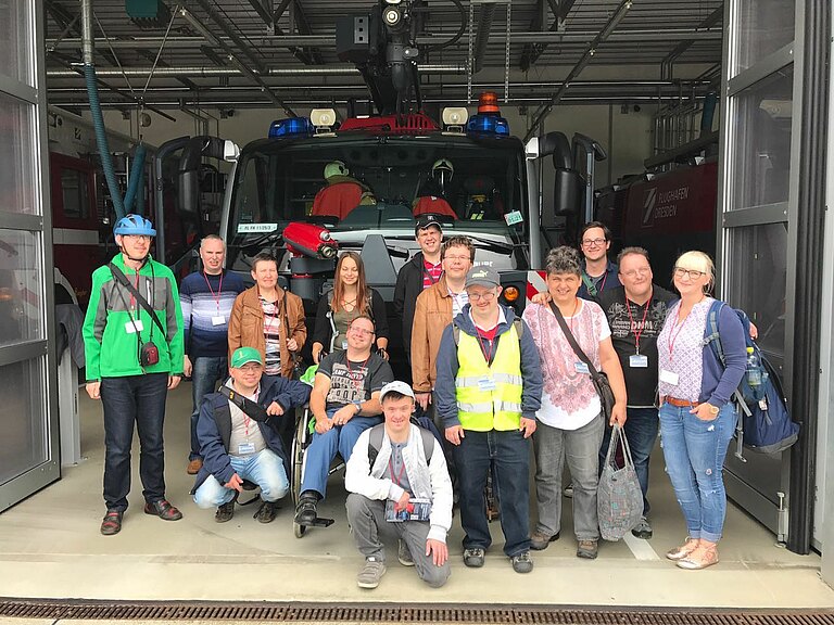 FlughafenL_Feuerwehr.JPG